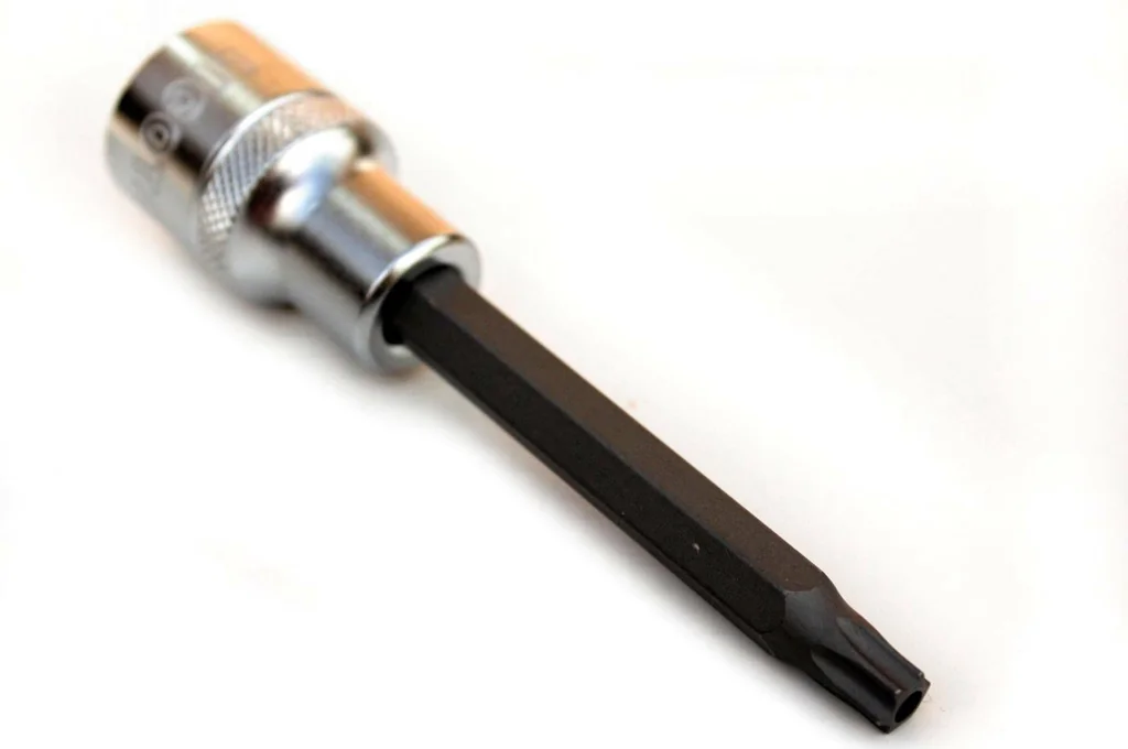 Cnó Torx 1/2 orlach T100 le Poll, Cruach S2