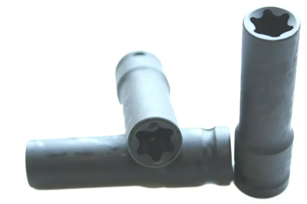 Cnó Soicéad Tionchair 1/2 Orlach Torx Seachtrach E24