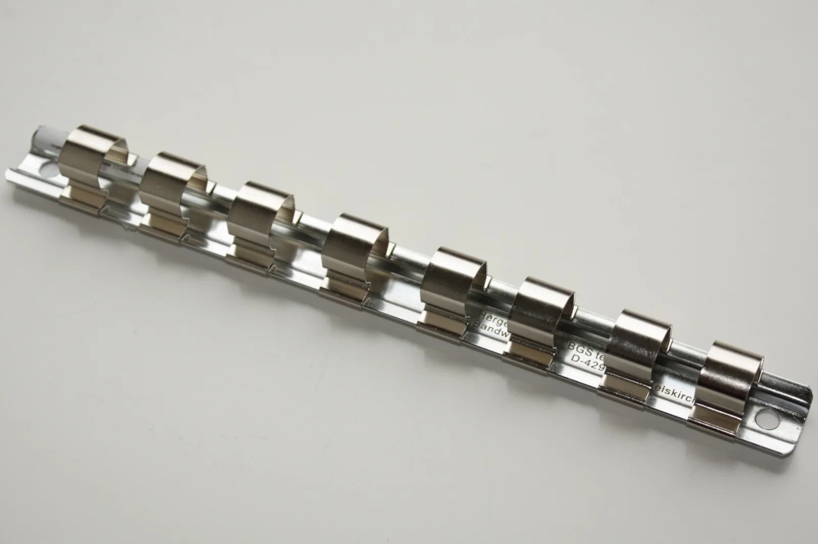 Sealbhóir Soicéad 1/2 orlach, Ráille Soicéad le 8 gClips