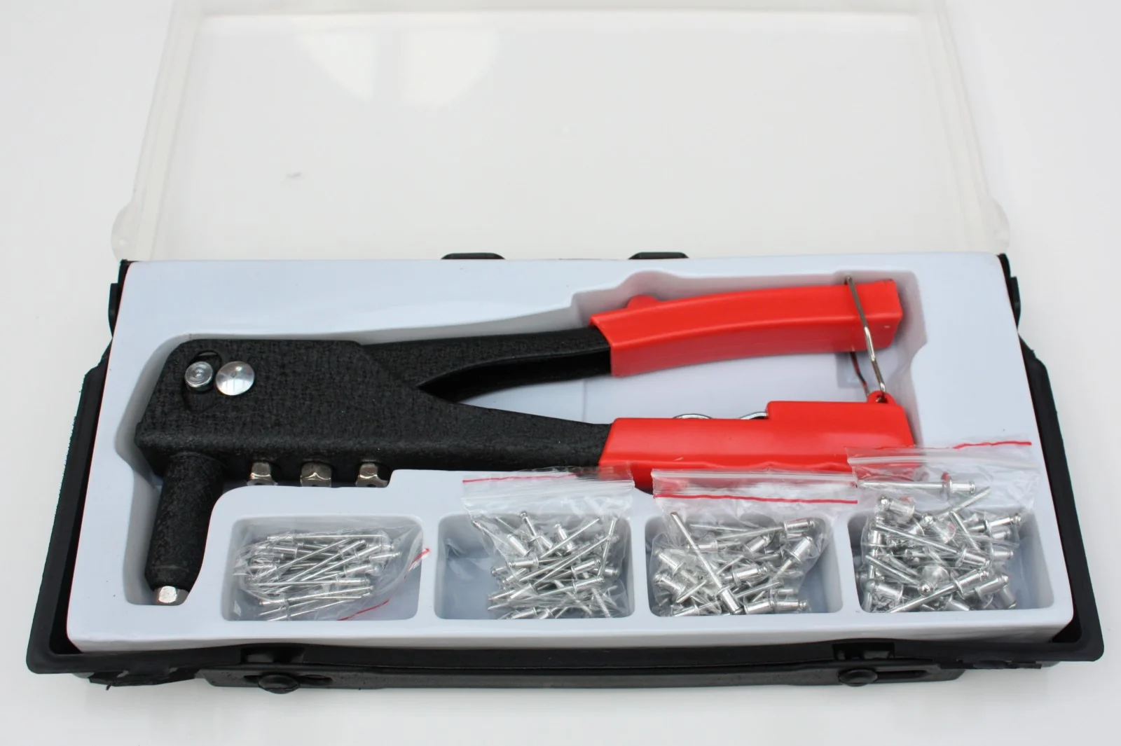 Pistol le haghaidh Seamanna Dall le 60 Niot Pop