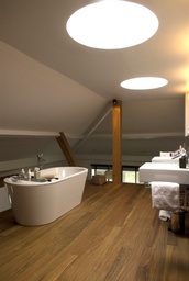 Glantóirí Seomra Folctha image