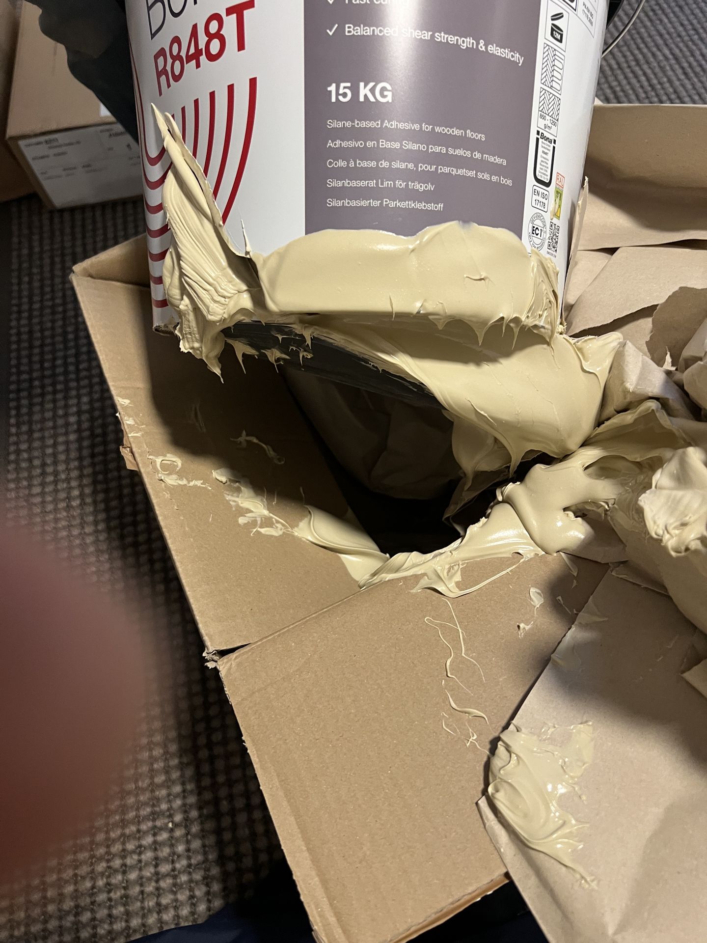 Athbhreithnigh an ceangaltán