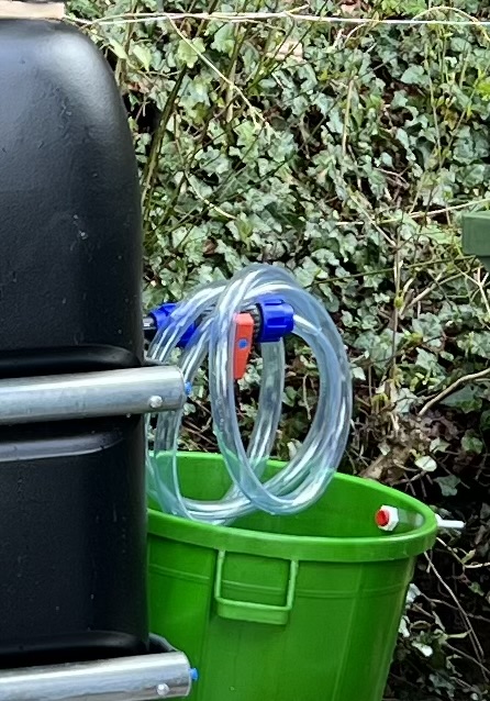 Athbhreithnigh an ceangaltán