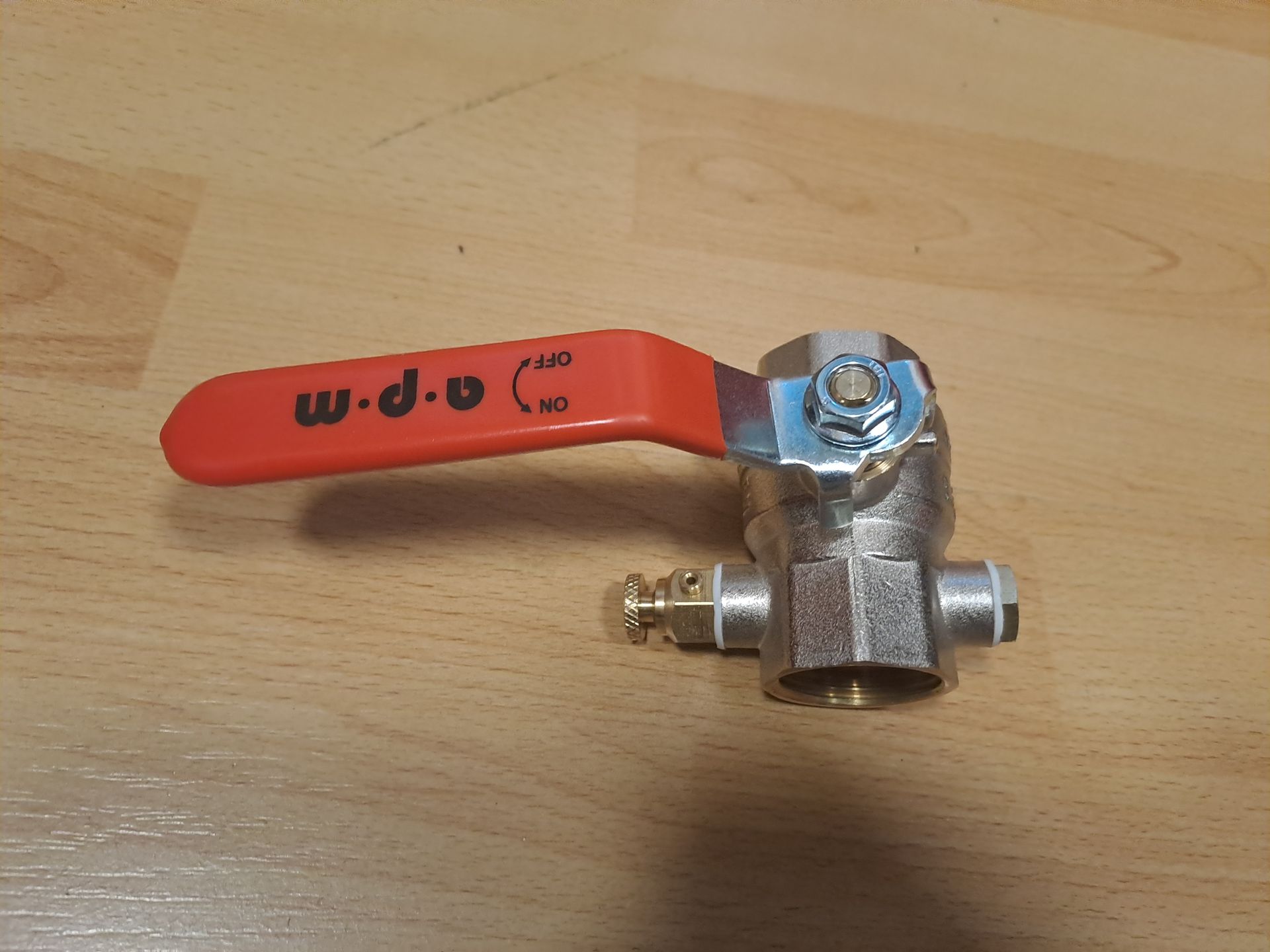 Athbhreithnigh an ceangaltán