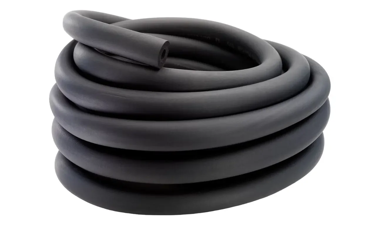 "AEROFLEX® SH COIL Insliú píopa, leanúnach, féinghreamaitheach, ábhar inslithe solúbtha as rubar cúr cealla dúnta, dubh - 28 x 10 mm/16 m image"