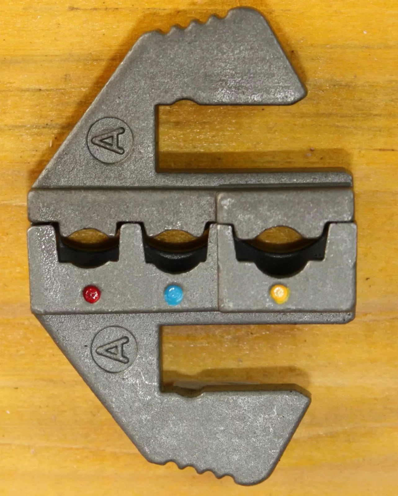 "Uirlis Crimpáil Feistis Inslithe, AWG 22-10, Próifíl ACP-A image"