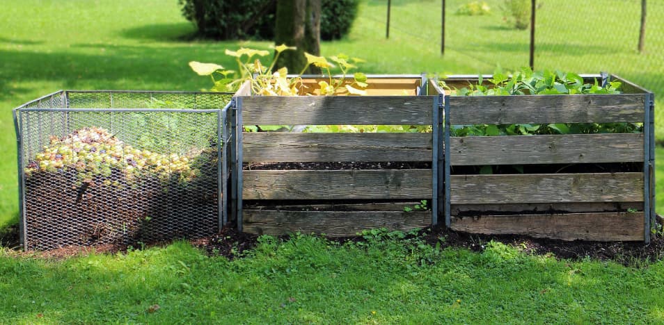 Trí bhosca múirín taobh le taobh - múirín gairdín