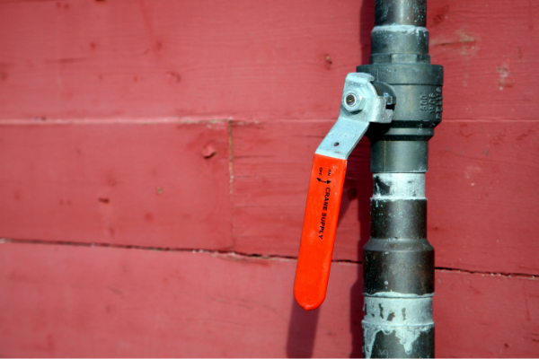 Comhlaí Liathróid don Uisce Óil