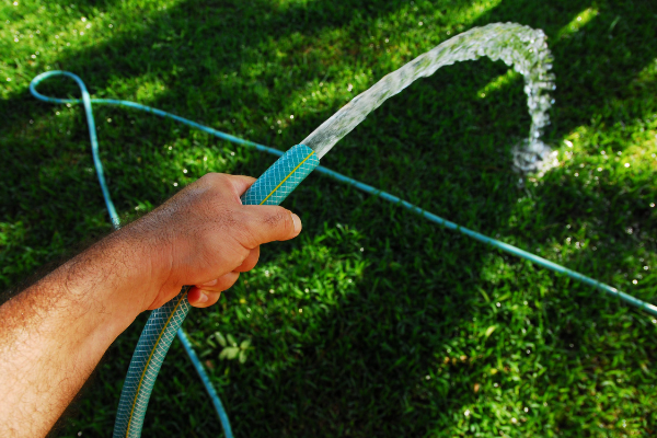 Píobán uisce gairdín